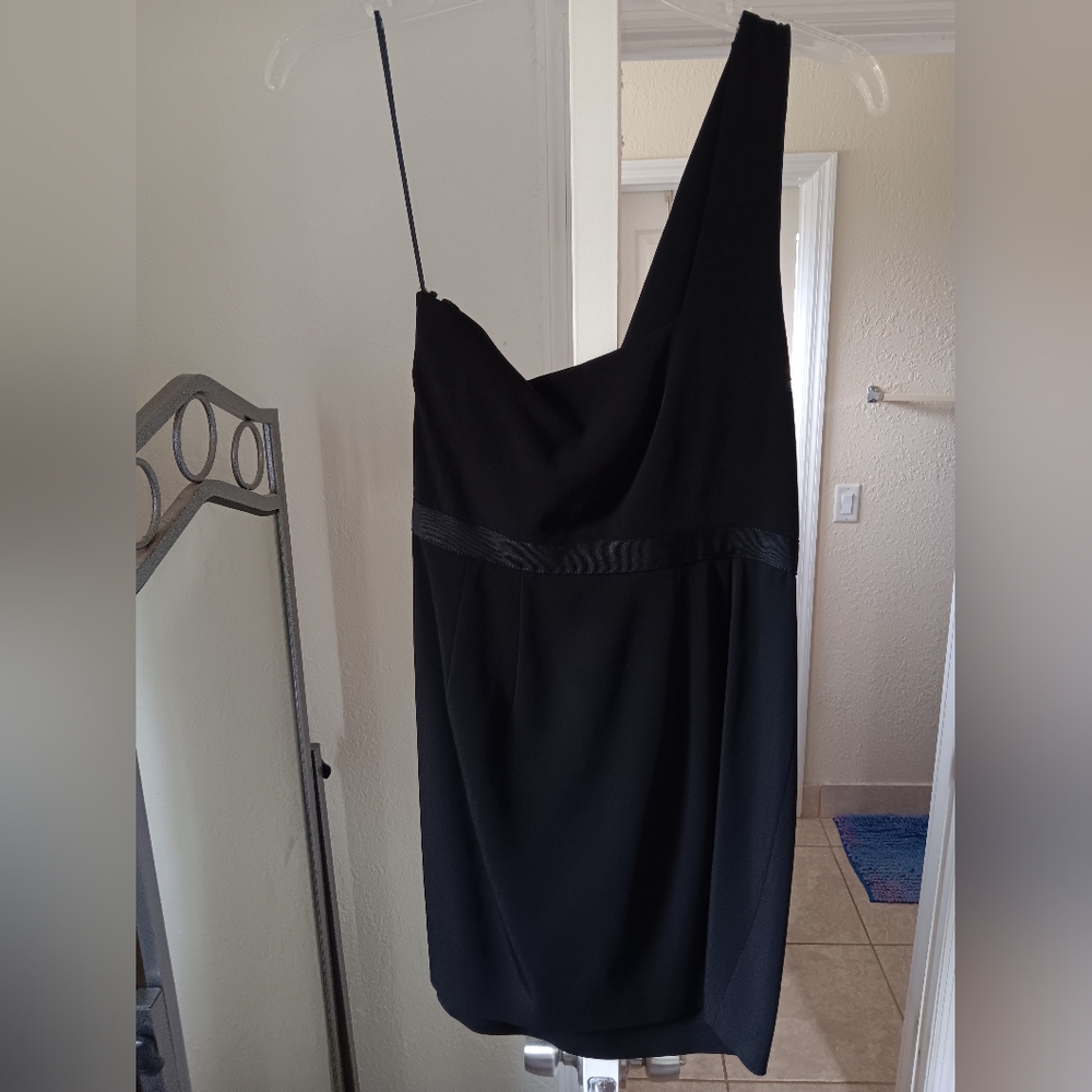 Theory Kaholo One Shoulder Little Black Dress. Size 4 - Picture 6 of 10